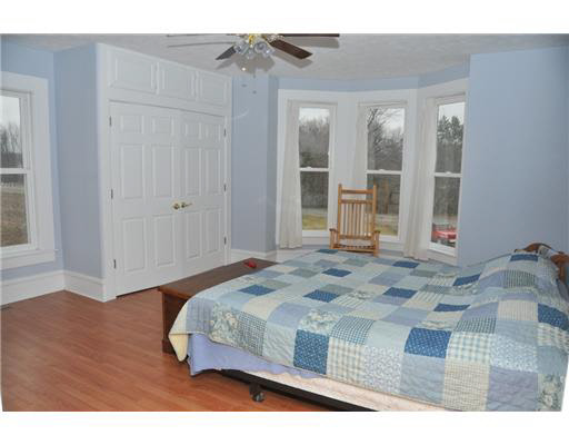 64261 Maple Road Lakeville, IN 46536 - Photo 5 of 12 Gallery Image 5