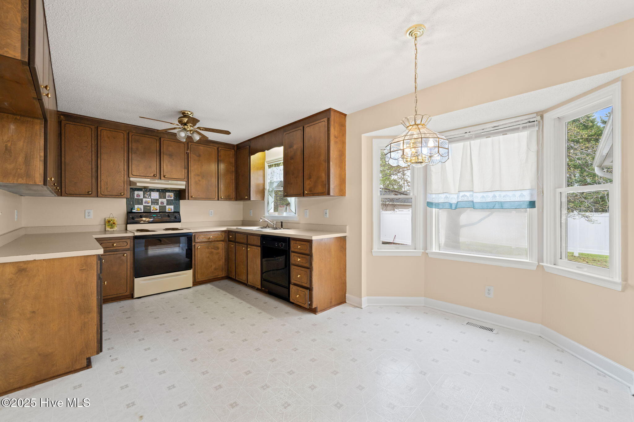 2782 North Shiloh Road Garner, NC 27529 - Photo 10 of 40 10-web-or-mls-DSC00630