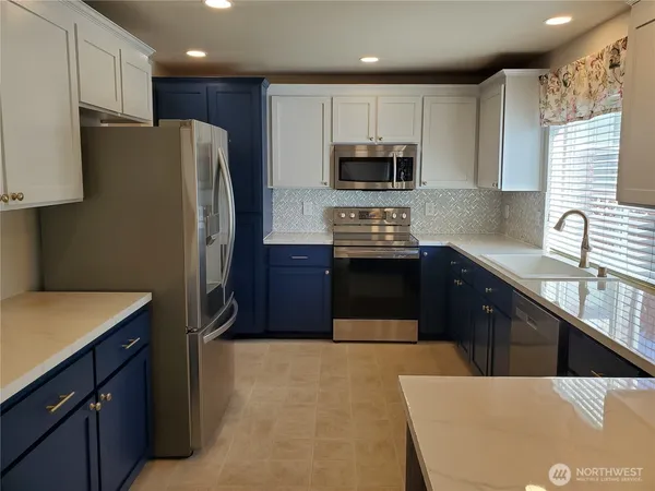 $2,995 | 6642 Compass Street Southeast, Lacey, WA 98513