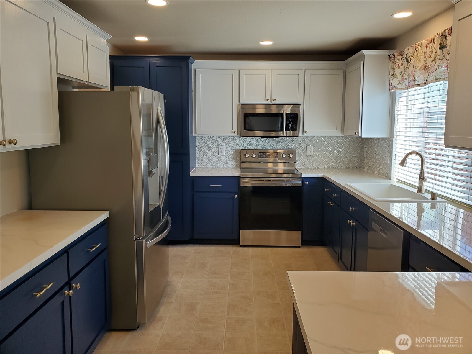 6642 Compass Street Southeast Lacey, WA 98513 - Photo 4 of 12