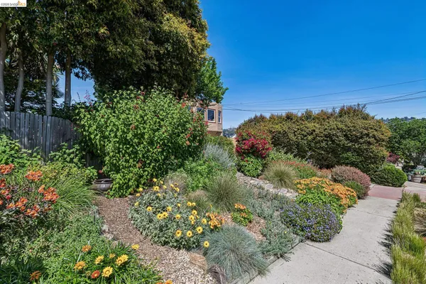 $849,000 | 5705 Panama Avenue, Richmond, CA 94804