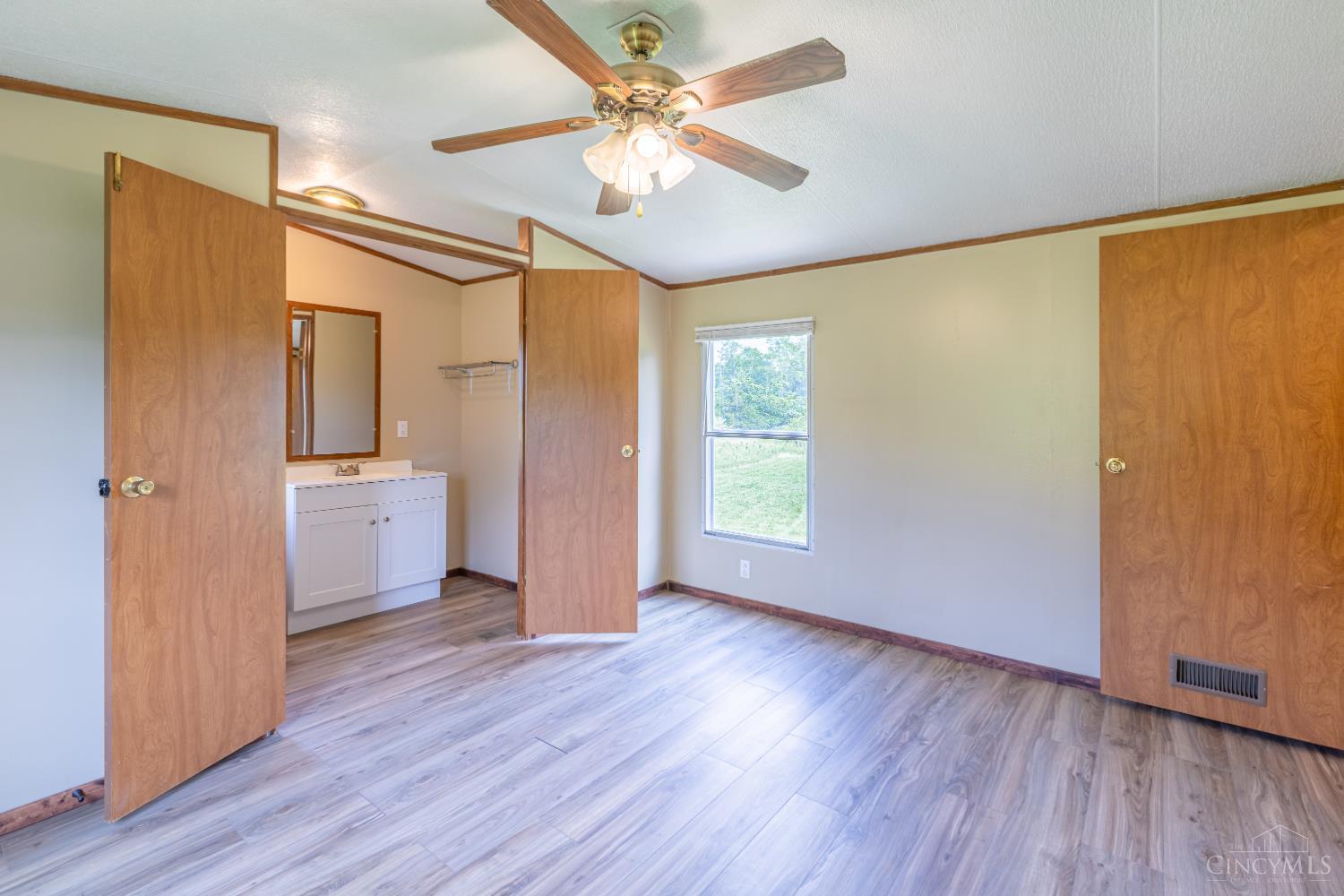 1201 Old State Road Manchester, OH 45144 - Photo 19 of 37