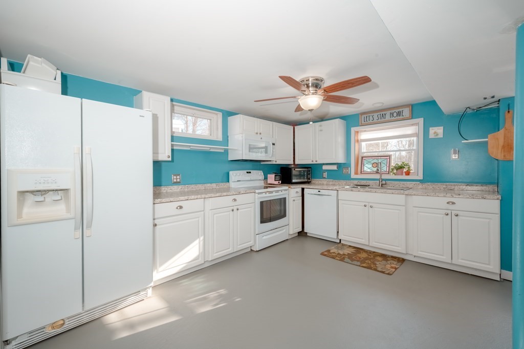 80 Robin Hill Road Chelmsford, MA 01824 - Photo 31 of 42 Gallery Image 31