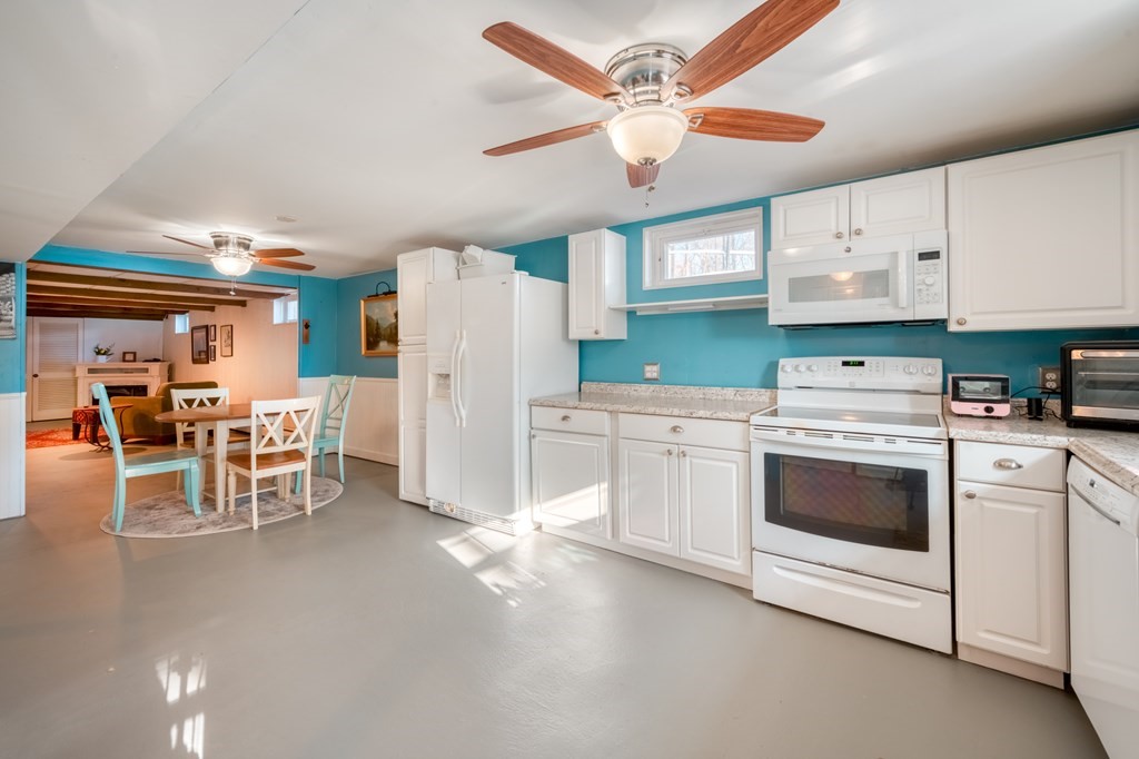80 Robin Hill Road Chelmsford, MA 01824 - Photo 32 of 42 Gallery Image 32