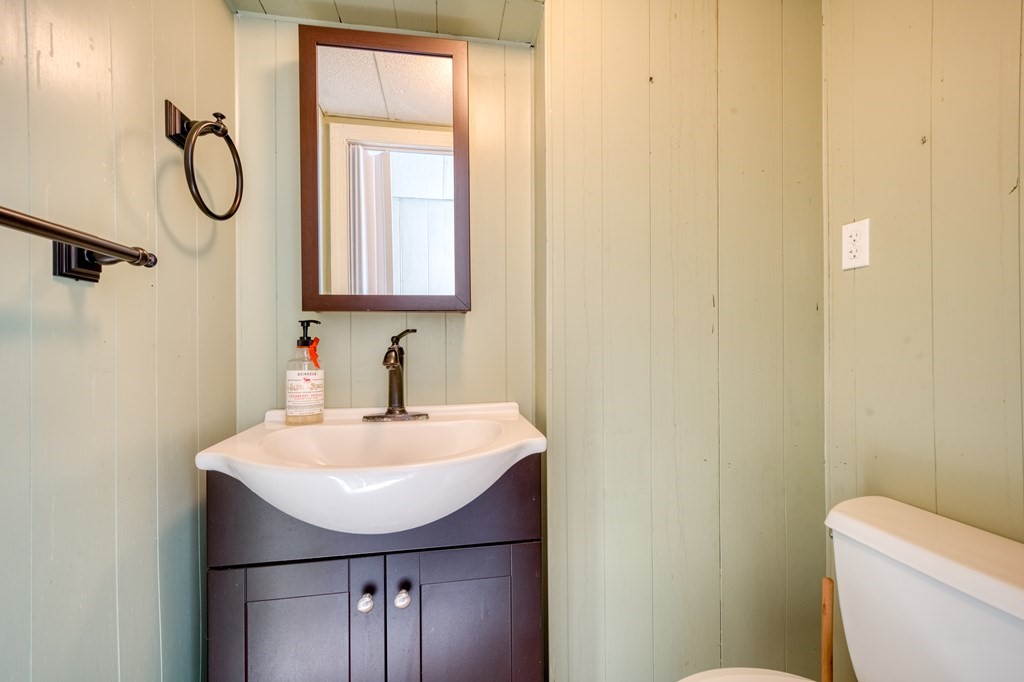 80 Robin Hill Road Chelmsford, MA 01824 - Photo 36 of 42 Gallery Image 36