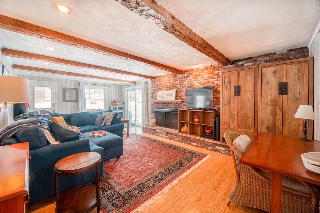 80 Robin Hill Road Chelmsford, MA 01824 - Photo 8 of 42 Gallery Image 8