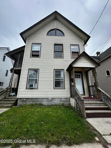 $178,900 | 44 Storrie Street, Amsterdam, NY 12010