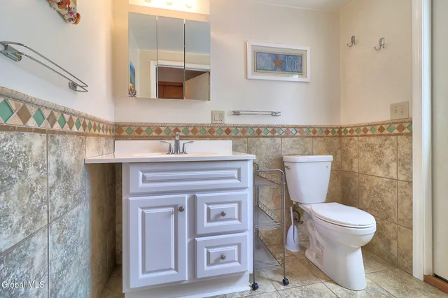 $329,000 | 22 Schaffer Drive, Colonie, NY 12047