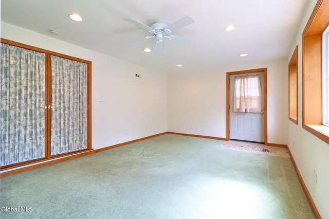 $329,000 | 22 Schaffer Drive, Colonie, NY 12047