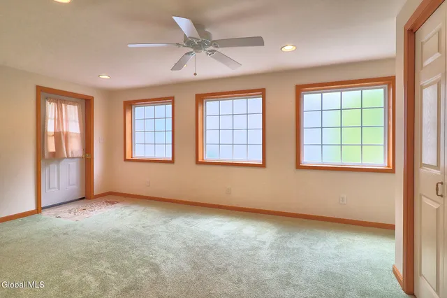 $329,000 | 22 Schaffer Drive, Colonie, NY 12047