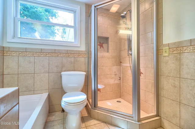 $329,000 | 22 Schaffer Drive, Colonie, NY 12047