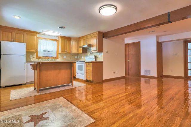 $329,000 | 22 Schaffer Drive, Colonie, NY 12047