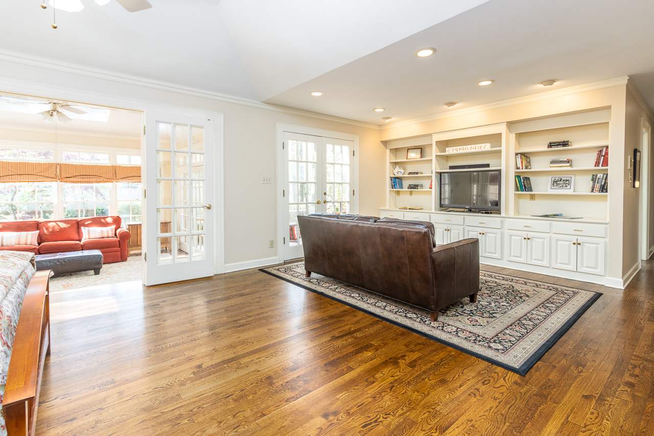 2323 Kirby Road Memphis, TN 38119 - Photo 14 of 25 Gallery Image 14