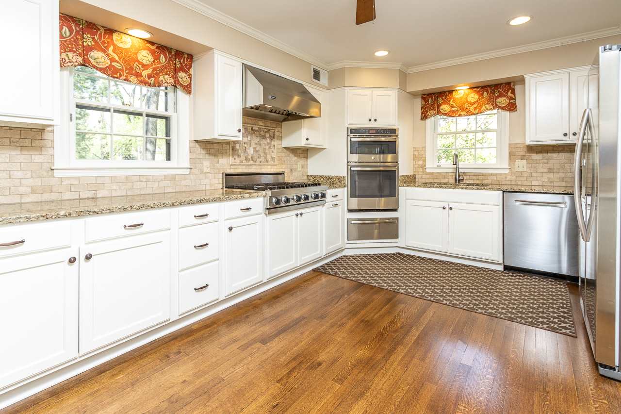 2323 Kirby Road Memphis, TN 38119 - Photo 4 of 25 Gallery Image 4
