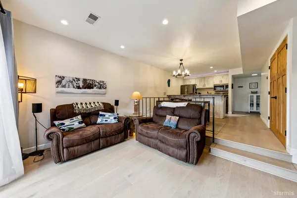 $674,000 | 2081 Venice Drive, Unit 285, South Lake Tahoe, CA 96150