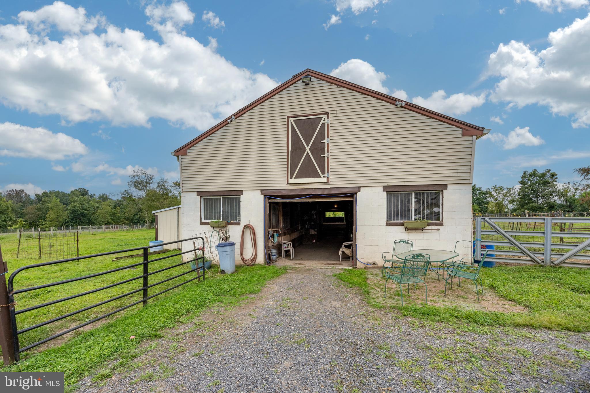 46 Little Road Perkiomenville, PA 18074 - Photo 15 of 57 Front of barn