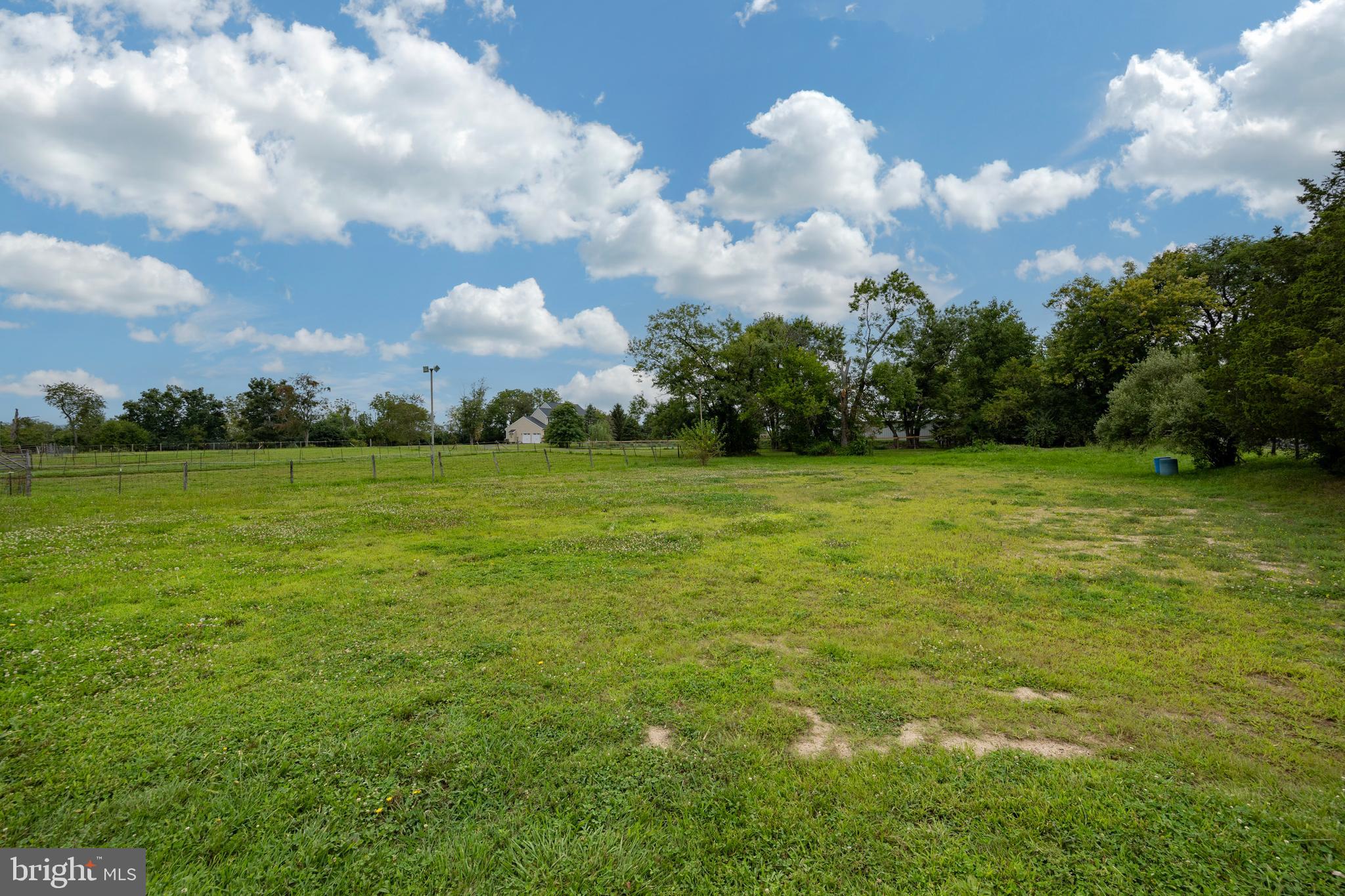 46 Little Road Perkiomenville, PA 18074 - Photo 30 of 57 Outdoor ring (sand)