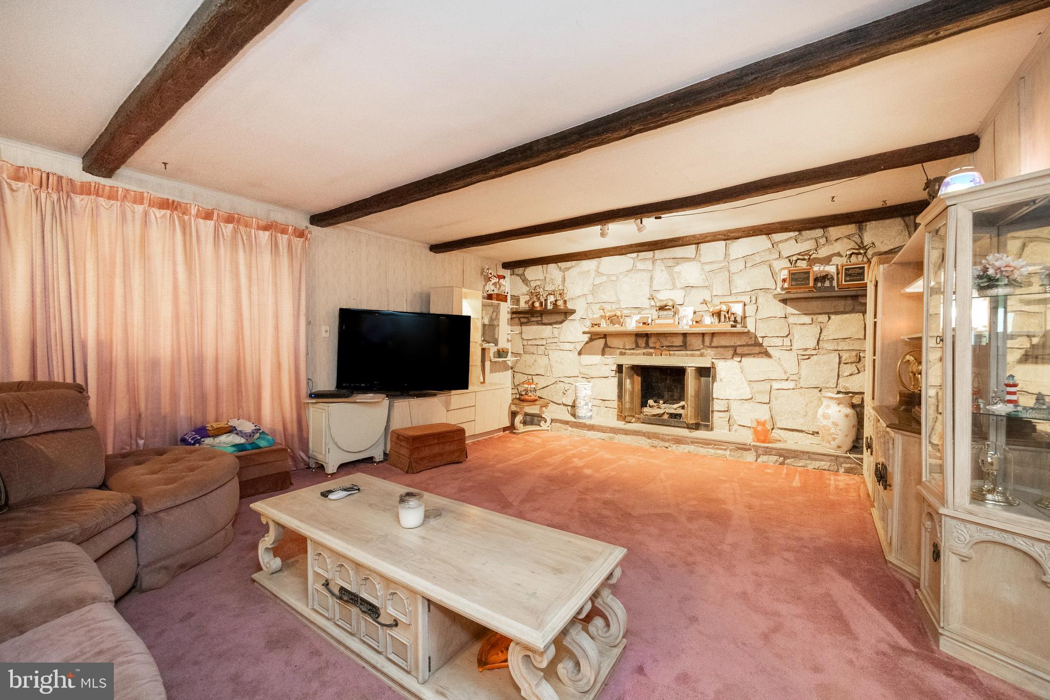 46 Little Road Perkiomenville, PA 18074 - Photo 41 of 57 Living room