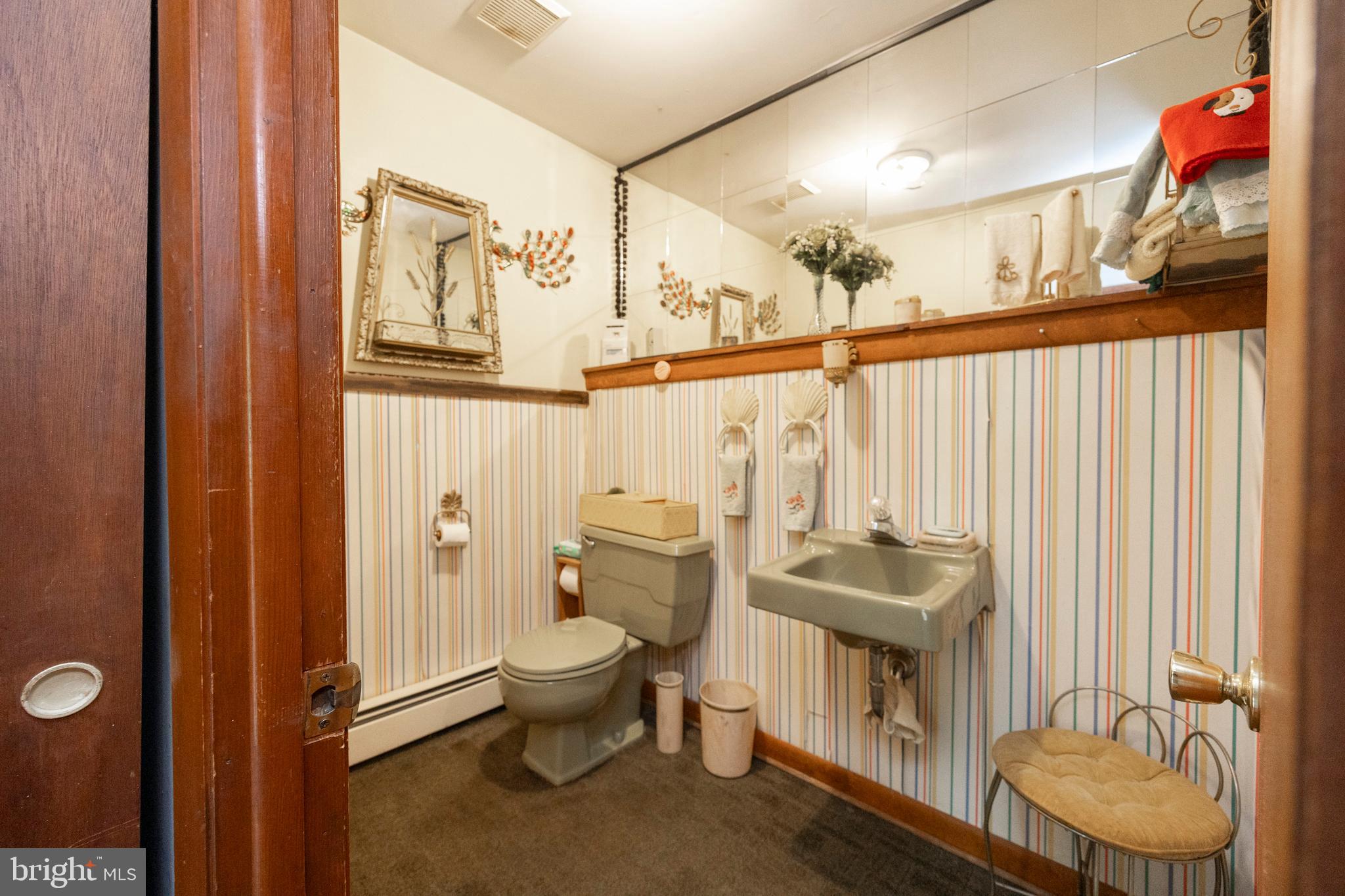46 Little Road Perkiomenville, PA 18074 - Photo 42 of 57 Powder room