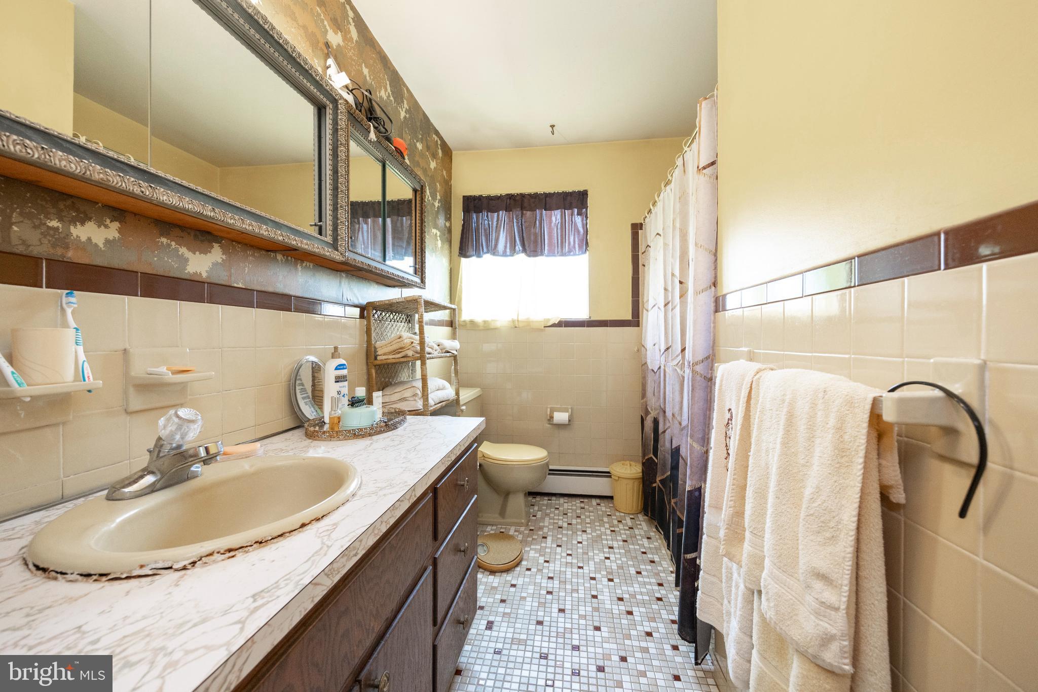 46 Little Road Perkiomenville, PA 18074 - Photo 50 of 57 Hall bath