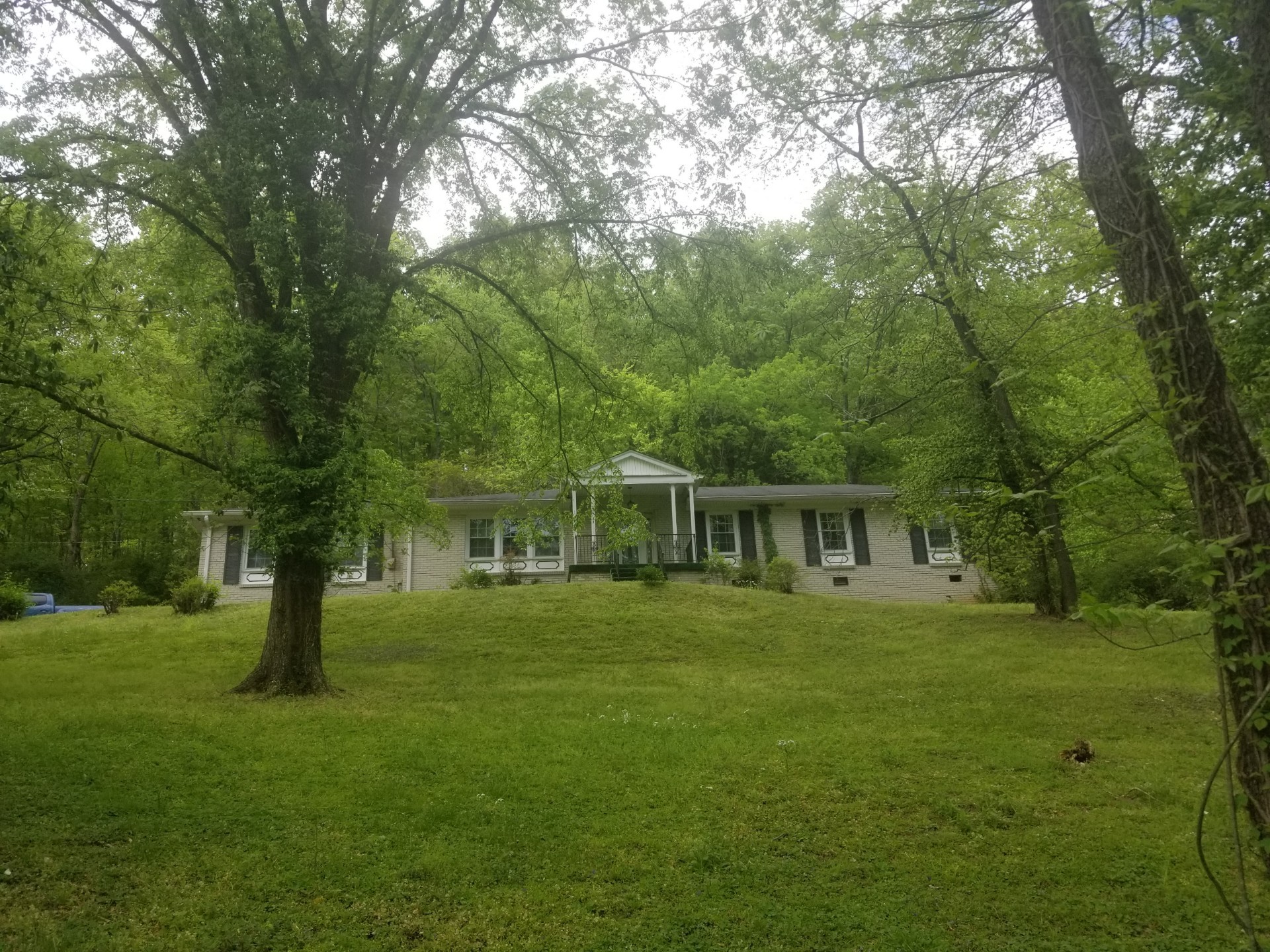 2705 Hillsboro Road Franklin, TN 37069 - Photo 2 of 4