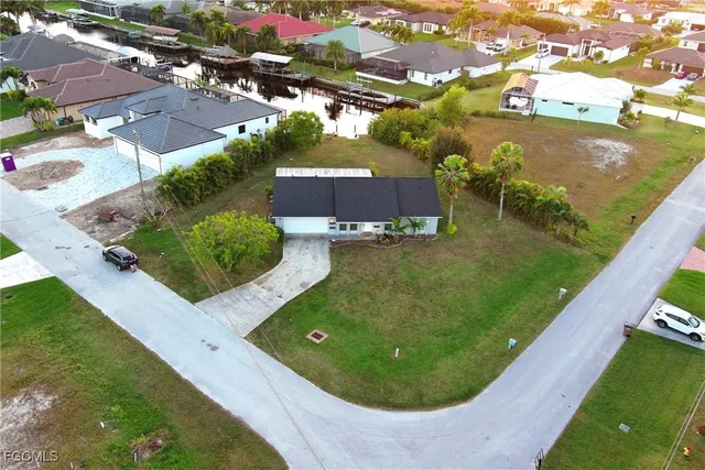 $389,000 | 2618 Southwest 32nd Lane, Cape Coral, FL 33914