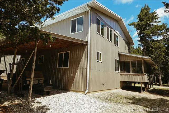 $425,000 | 170 Beacon Road, Eldon, MO 65026