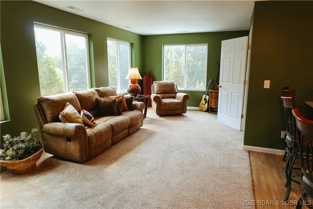 $425,000 | 170 Beacon Road, Eldon, MO 65026