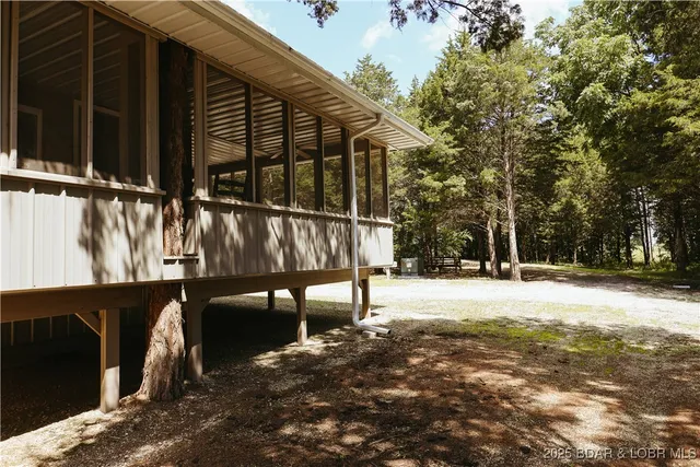 $425,000 | 170 Beacon Road, Eldon, MO 65026