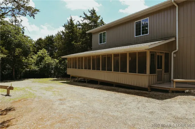 $425,000 | 170 Beacon Road, Eldon, MO 65026