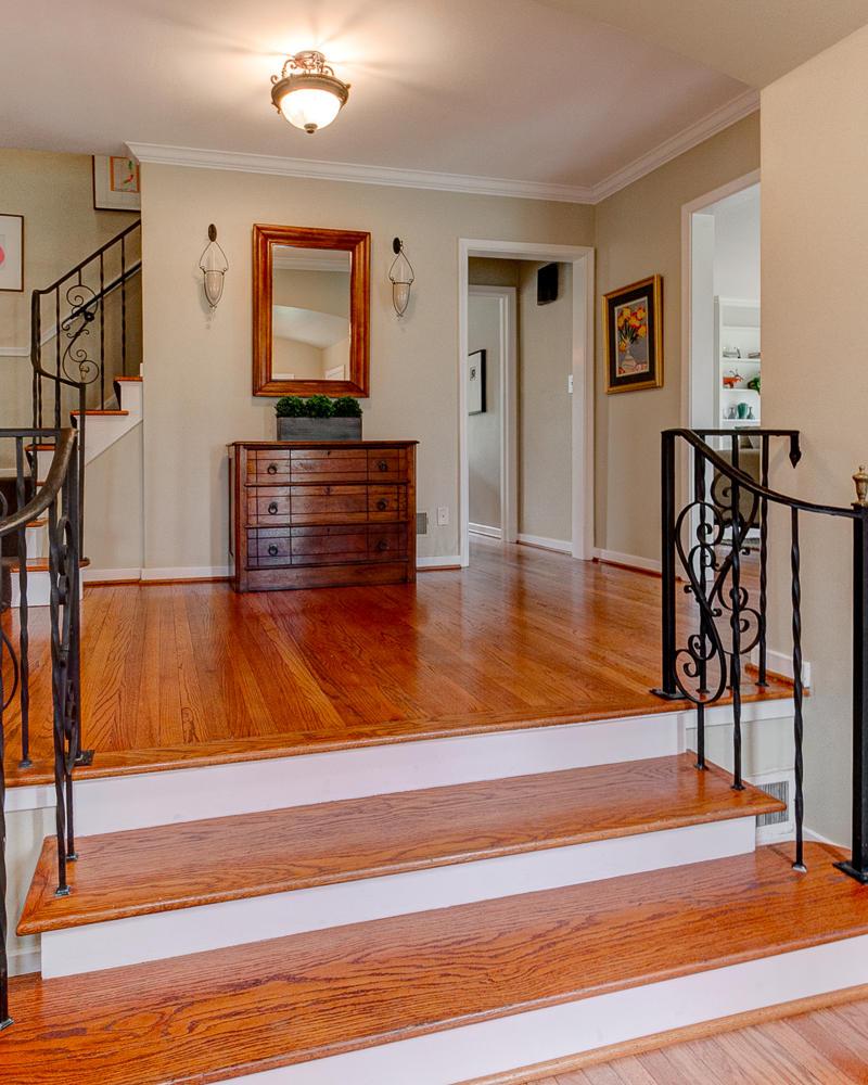 2290 Oxford Road Columbus, OH 43221 - Photo 3 of 32