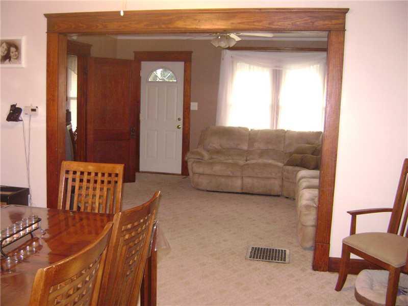 2423 Savannah Road New Castle, PA 16101 - Photo 6 of 20 Living Room.