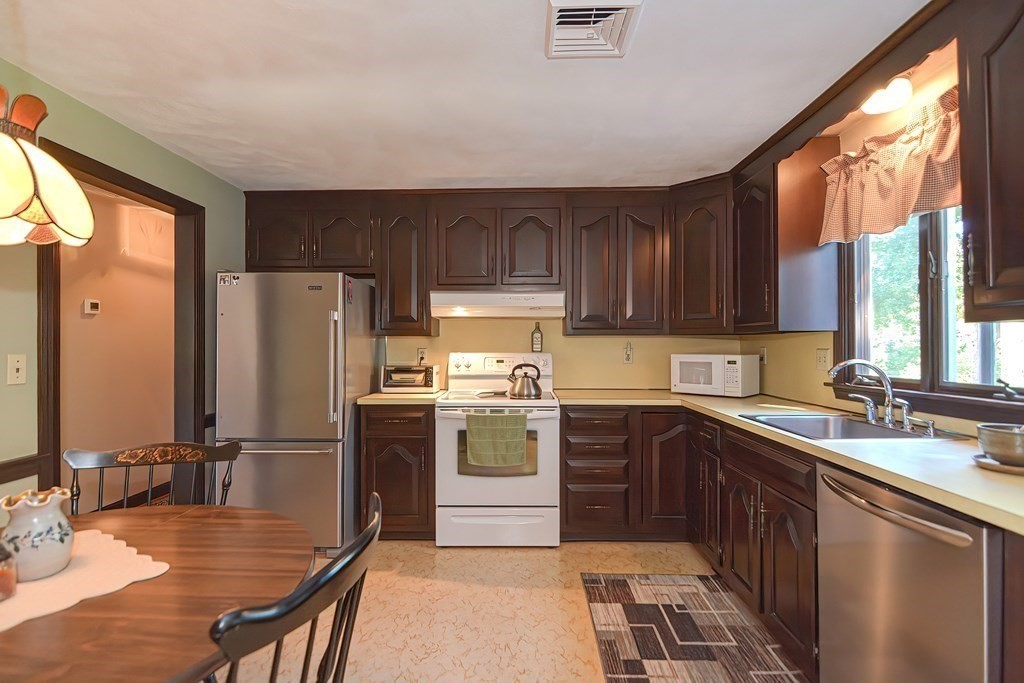 10 Agnes Road Milford, MA 01757 - Photo 4 of 35 Gallery Image 4