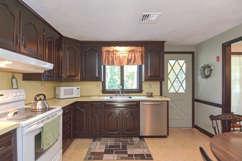 10 Agnes Road Milford, MA 01757 - Photo 6 of 35 Gallery Image 6