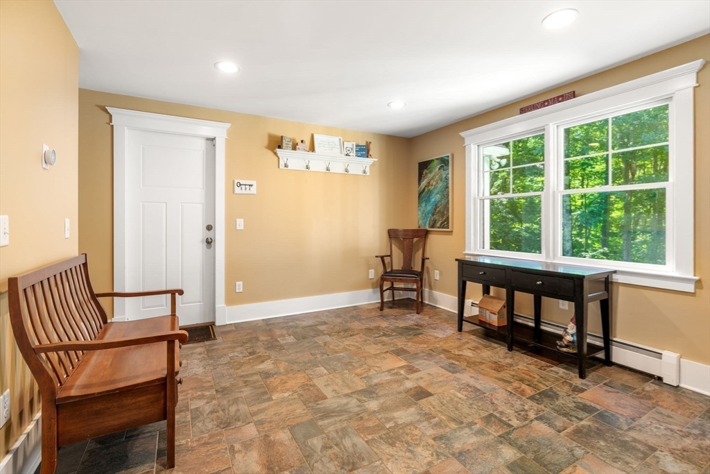 20 Tanglewood Road Sterling, MA 01564 - Photo 3 of 35