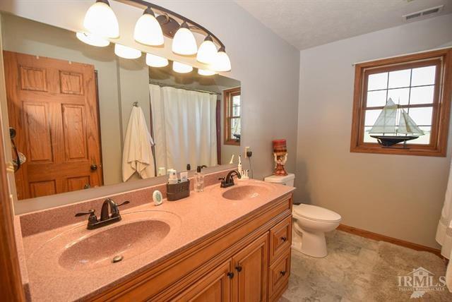 11300 West Division Road Yorktown, IN 47396 - Photo 30 of 36 Gallery Image 30
