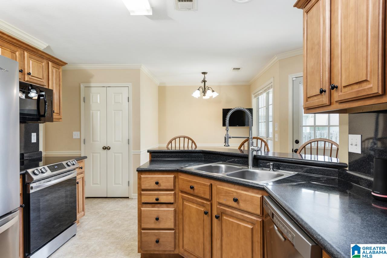 117 Spring Street Calera, AL 35040 - Photo 7 of 28