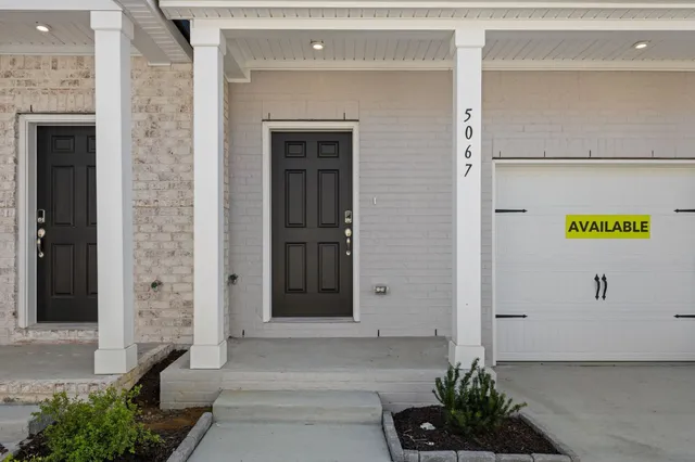 a view of entrance of the house