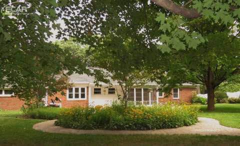 809 West Broad Street Linden, MI 48451 - Photo 5 of 48 20447121-4.JPG