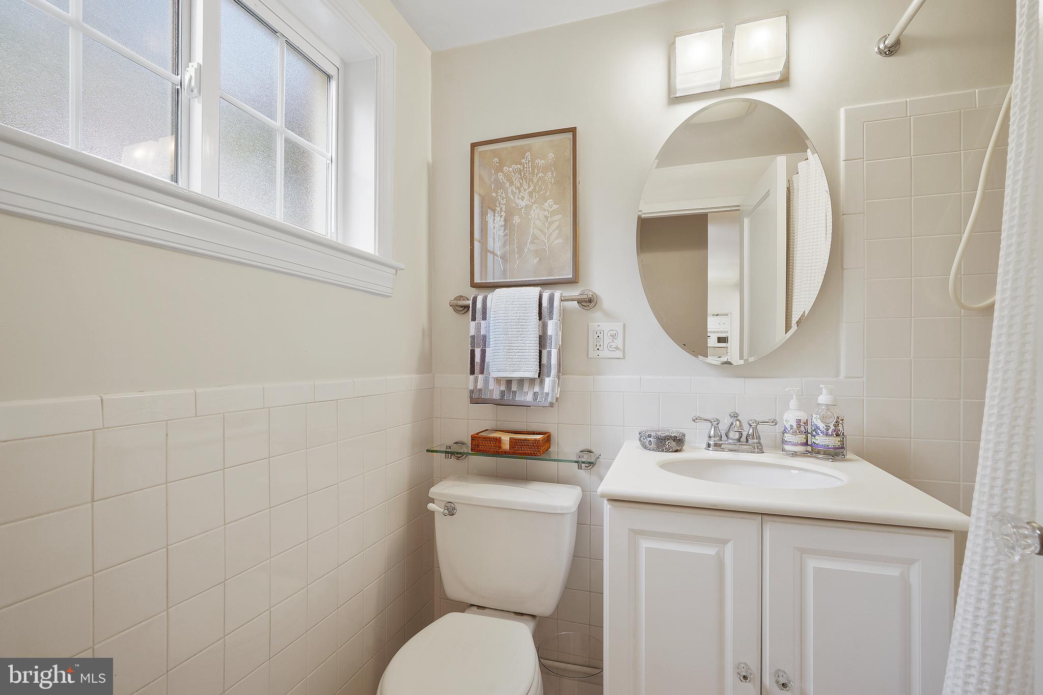 1762 Preston Road Alexandria, VA 22302 - Photo 16 of 34 Crisp white bathroom.