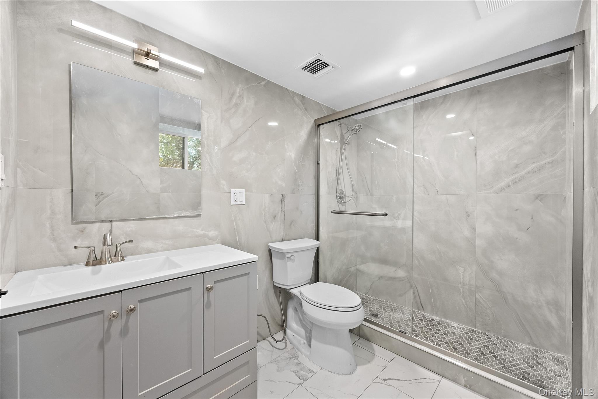 2 Circle Drive Syosset, NY 11791 - Photo 37 of 43