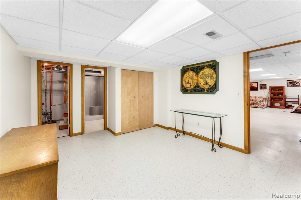 21565 Hall Road Woodhaven, MI 48183 - Photo 33 of 42