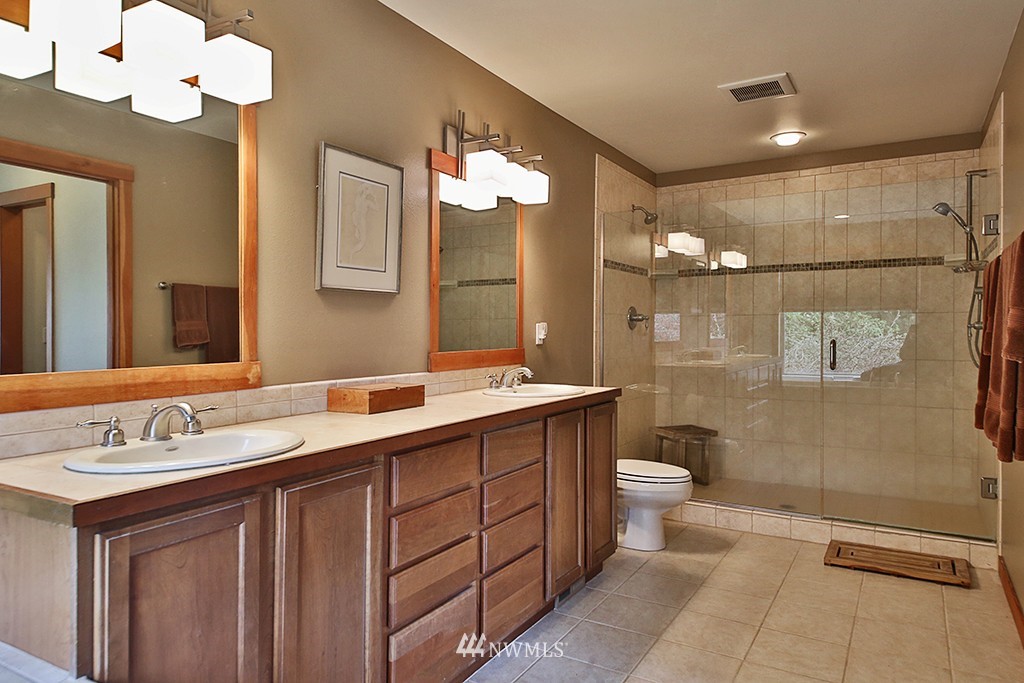 5261 Mutiny Bay Road Freeland, WA 98249 - Photo 15 of 25 Gallery Image 15