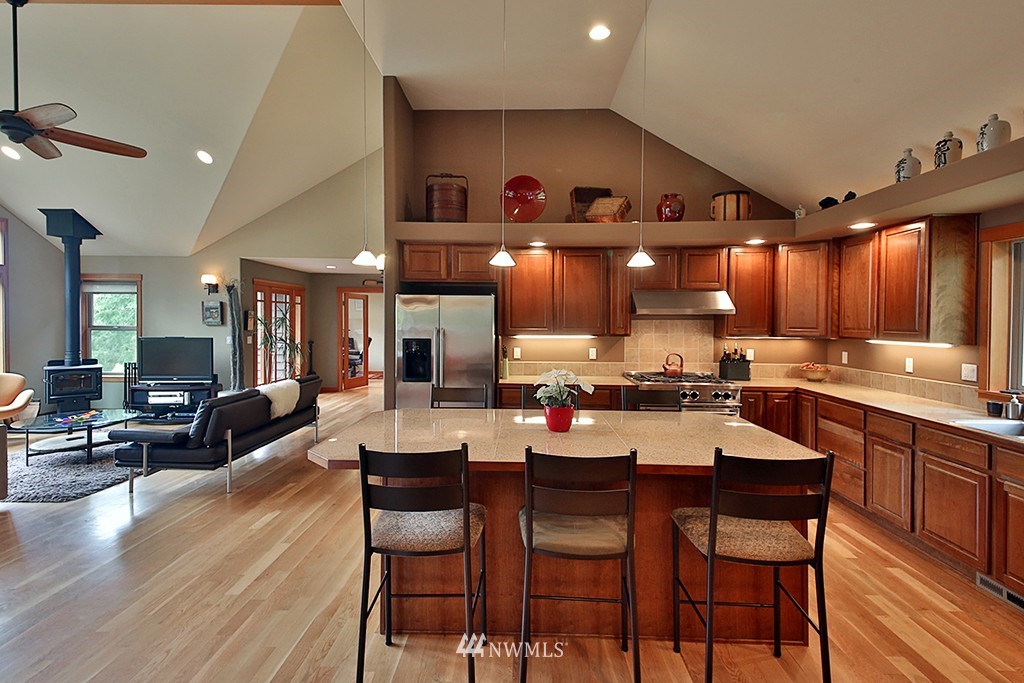 5261 Mutiny Bay Road Freeland, WA 98249 - Photo 5 of 25 Gallery Image 5