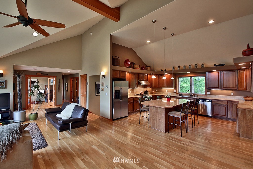 5261 Mutiny Bay Road Freeland, WA 98249 - Photo 7 of 25 Gallery Image 7
