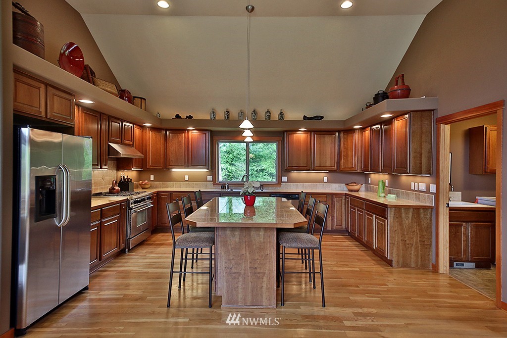 5261 Mutiny Bay Road Freeland, WA 98249 - Photo 8 of 25 Gallery Image 8