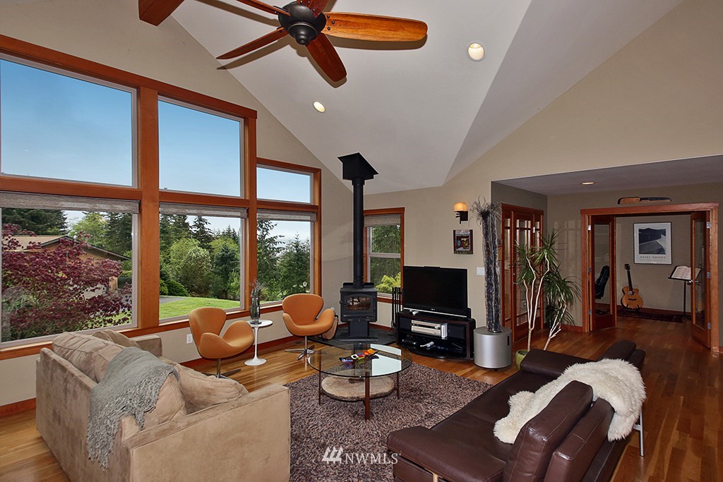 5261 Mutiny Bay Road Freeland, WA 98249 - Photo 9 of 25 Gallery Image 9