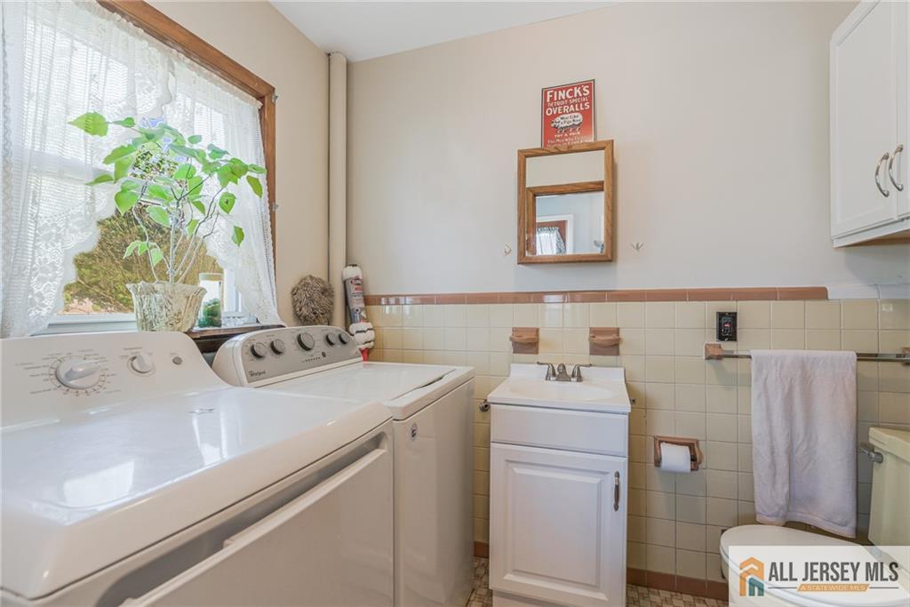 246 4th Street Dunellen, NJ 08812 - Photo 21 of 41