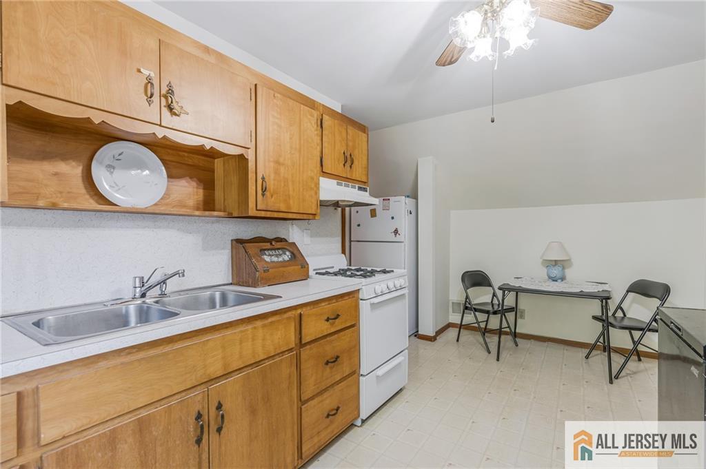 246 4th Street Dunellen, NJ 08812 - Photo 24 of 41