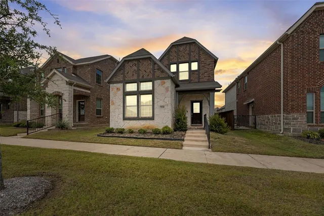 $2,850 | 3830 Norway Mews, Rowlett, TX 75089